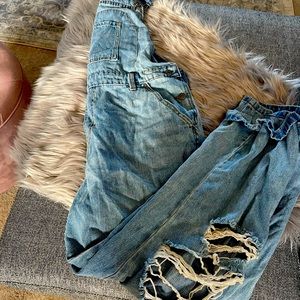 Distressed XL baggy overalls!